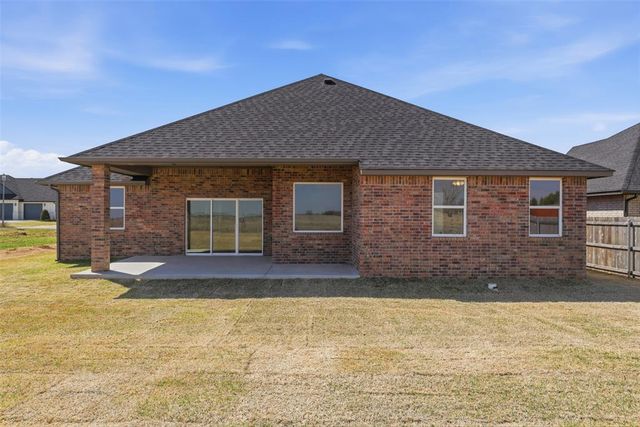 9308 Taggert Lane, Yukon, OK 73099