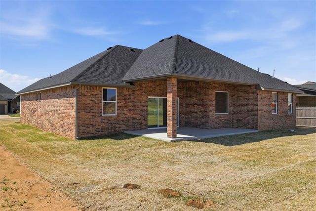 9308 Taggert Lane, Yukon, OK 73099