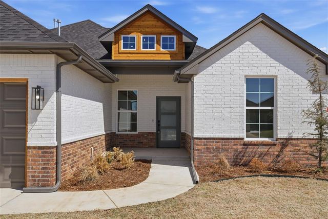 9308 Taggert Lane, Yukon, OK 73099