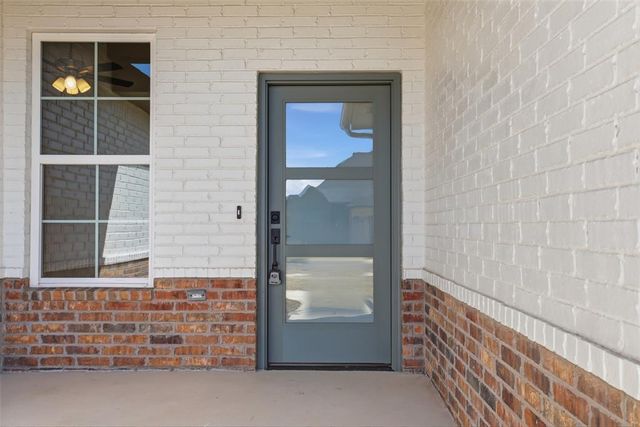 9308 Taggert Lane, Yukon, OK 73099