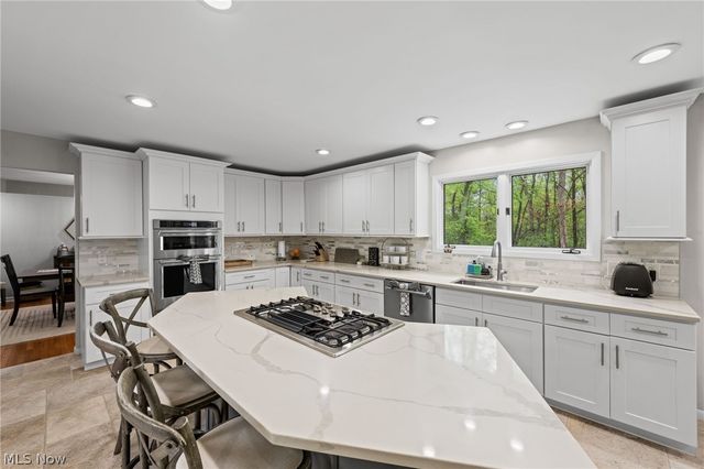 5045 Crofton Avenue, Solon, OH 44139