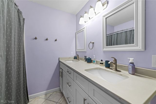 5045 Crofton Avenue, Solon, OH 44139