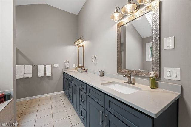5045 Crofton Avenue, Solon, OH 44139