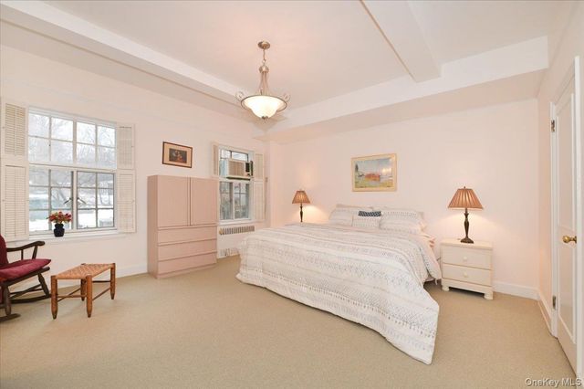 160 MIDDLE NECK RD 2-G, Great Neck, NY 11021