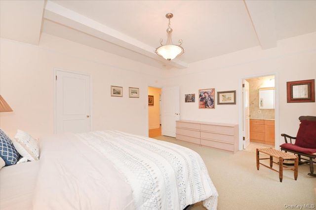 160 MIDDLE NECK RD 2-G, Great Neck, NY 11021