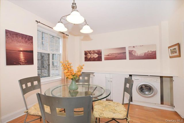 160 MIDDLE NECK RD 2-G, Great Neck, NY 11021