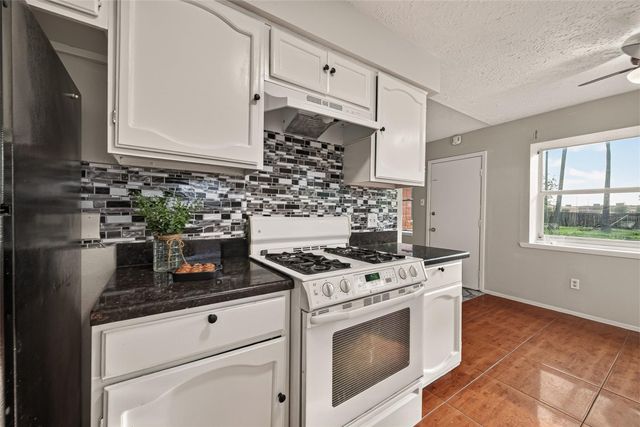 17315 Camberwell Green Lane, Houston, TX 77070