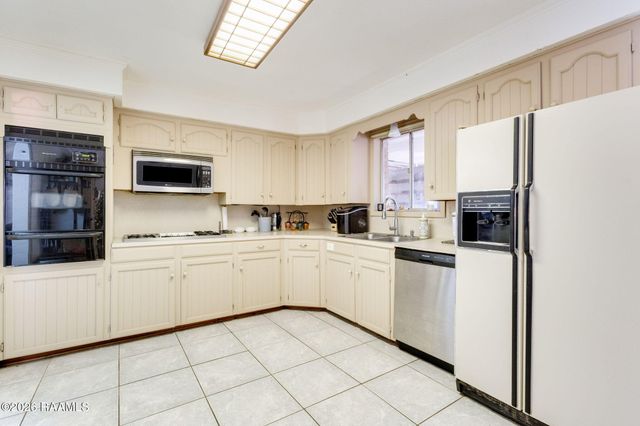 98 Birch Drive, Lafayette, LA 70506