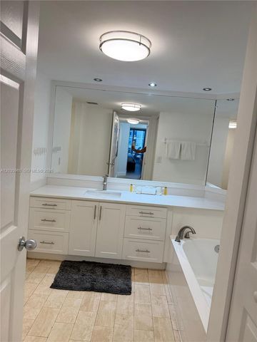 1717 N Bayshore Drive A1742, Miami, FL 33132