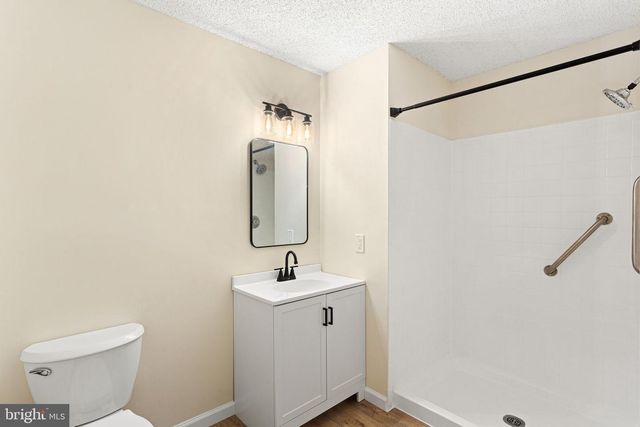 77 CHEVERNY CT, Hamilton, NJ 08619