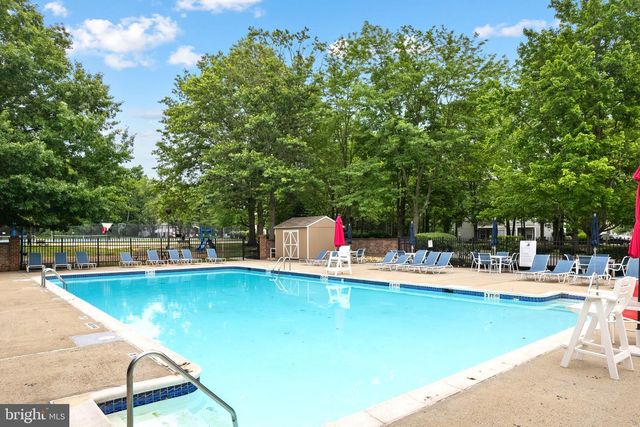 77 CHEVERNY CT, Hamilton, NJ 08619