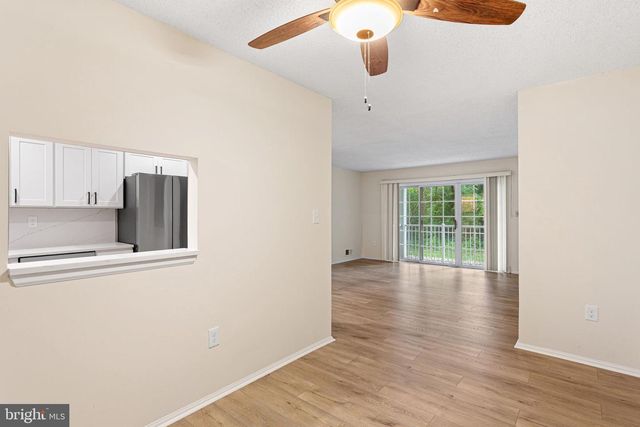 77 CHEVERNY CT, Hamilton, NJ 08619