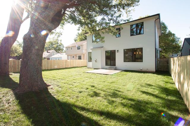 2324 Dallas Avenue, Royal Oak, MI 48067