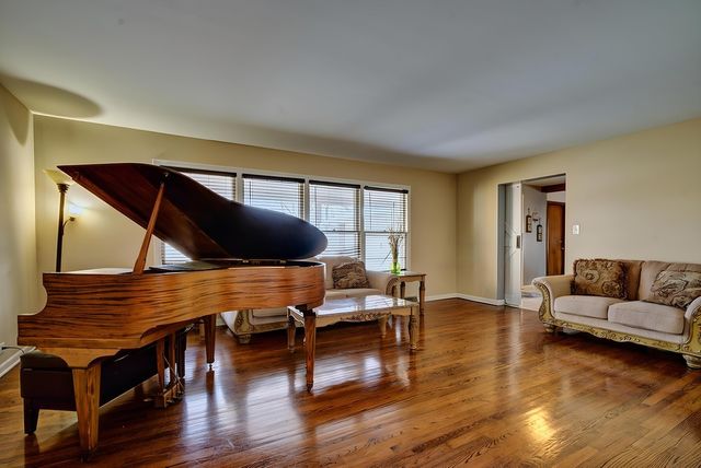 754 Central Park Avenue, Flossmoor, IL 60422