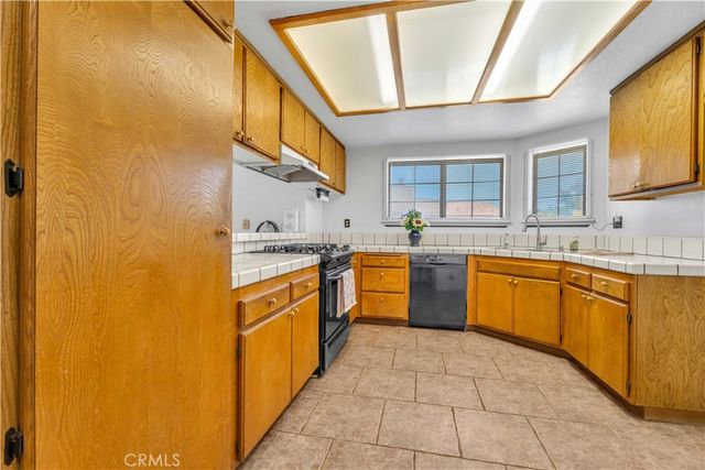 43732 La Paz, Lancaster, CA 93535