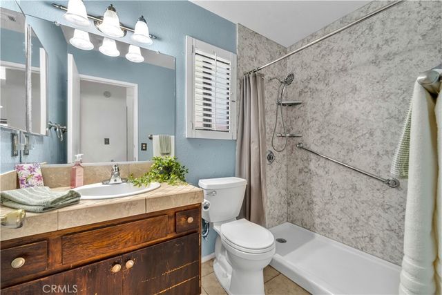 43732 La Paz, Lancaster, CA 93535