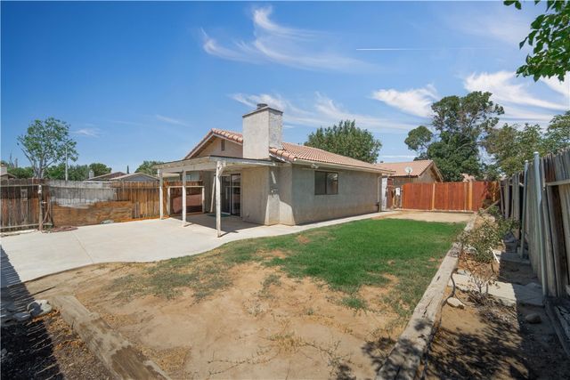 43732 La Paz, Lancaster, CA 93535