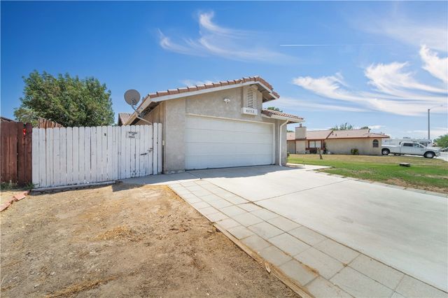 43732 La Paz, Lancaster, CA 93535