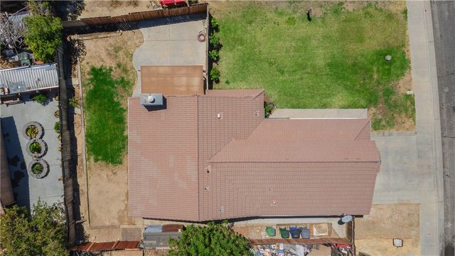 43732 La Paz, Lancaster, CA 93535