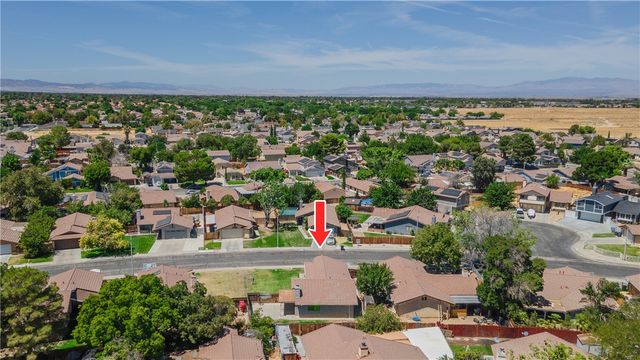 43732 La Paz, Lancaster, CA 93535