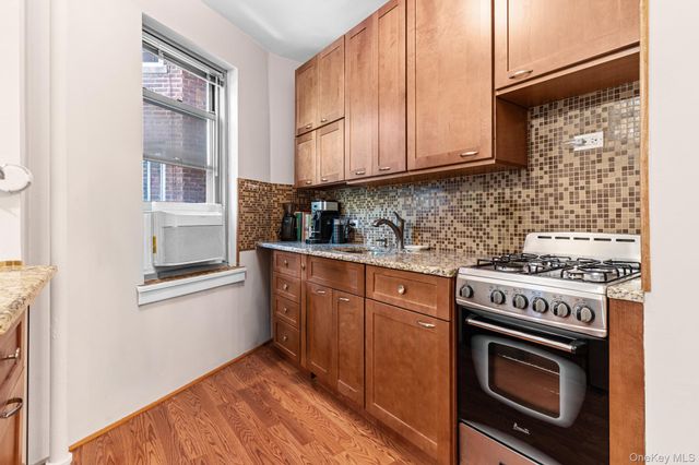 4445 Post Road 3H, Bronx, NY 10471