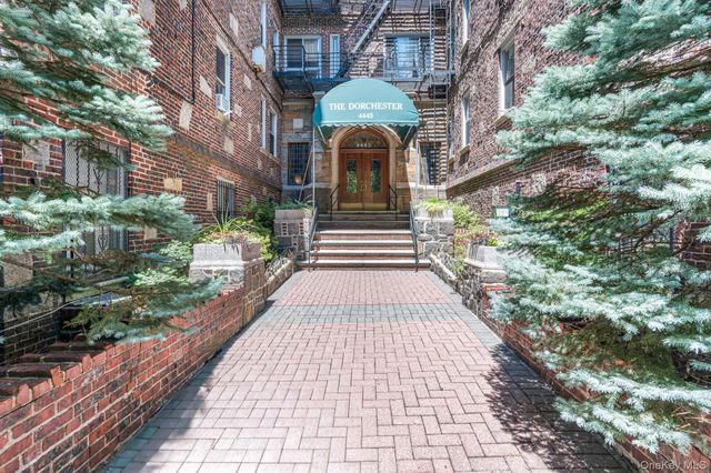 4445 Post Road 3H, Bronx, NY 10471