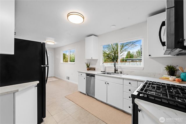 7552 21st Avenue SW, Seattle, WA 98106