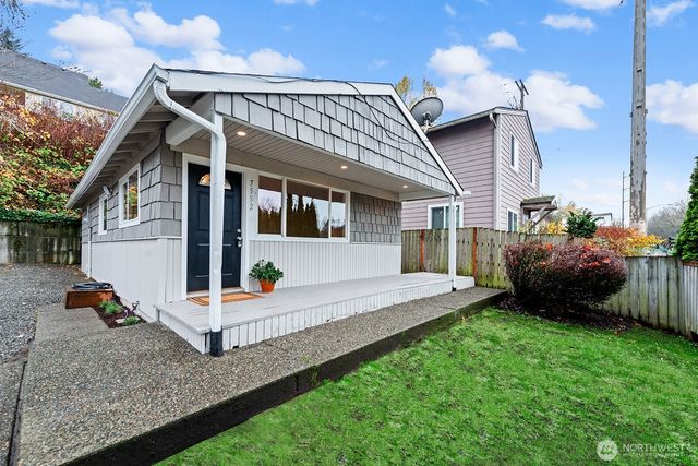 7552 21st Avenue SW, Seattle, WA 98106