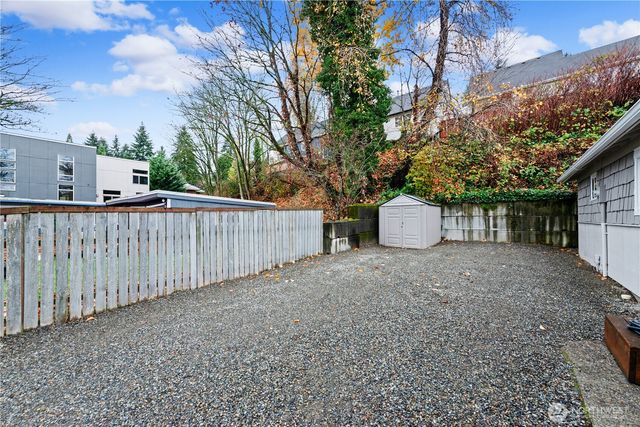 7552 21st Avenue SW, Seattle, WA 98106