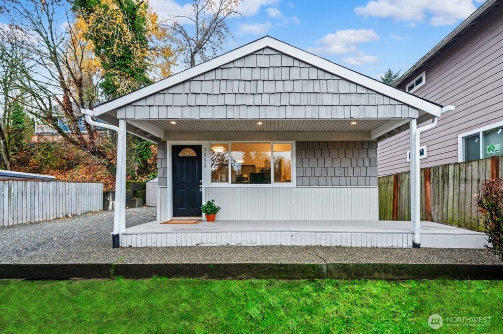 7552 21st Avenue SW, Seattle, WA 98106