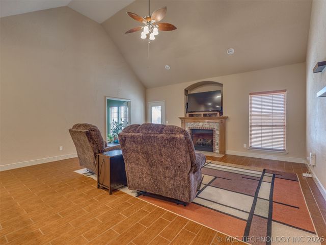 1104 N Scott Avenue, Haskell, OK 74436