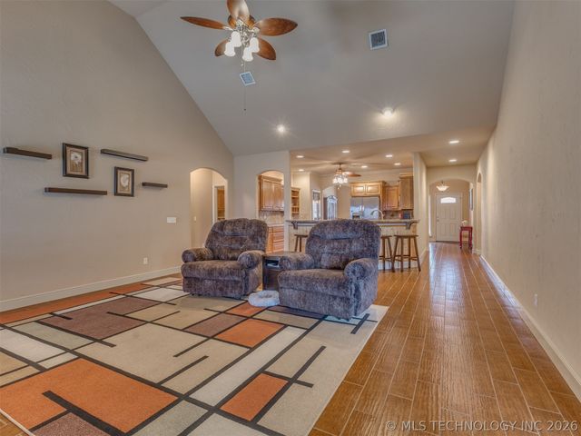 1104 N Scott Avenue, Haskell, OK 74436