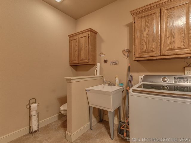 1104 N Scott Avenue, Haskell, OK 74436