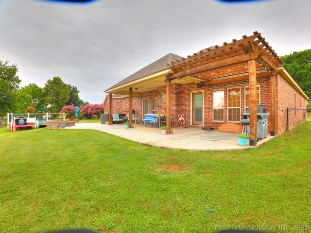 1104 N Scott Avenue, Haskell, OK 74436