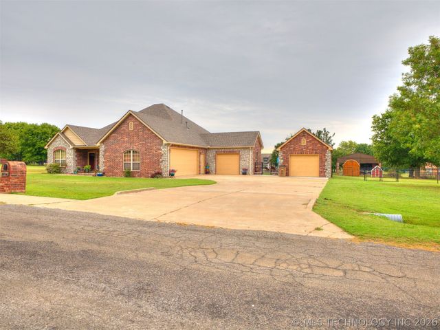 1104 N Scott Avenue, Haskell, OK 74436