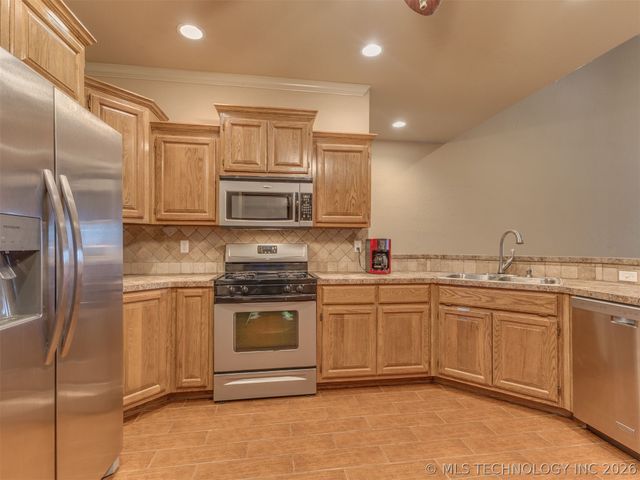 1104 N Scott Avenue, Haskell, OK 74436