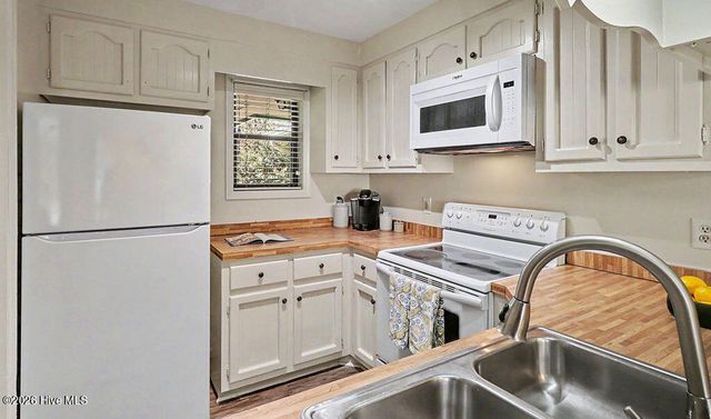 3944 Echo Farms Boulevard, Wilmington, NC 28412