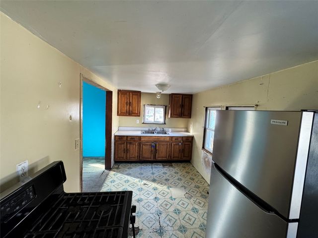 1250 E 32ND Street, Erie, PA 16504