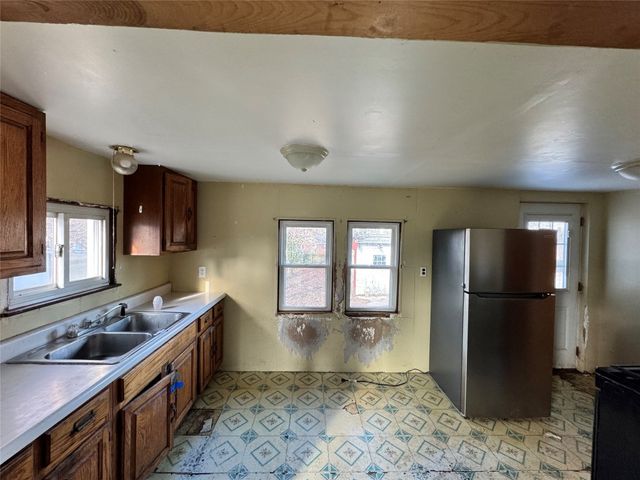 1250 E 32ND Street, Erie, PA 16504