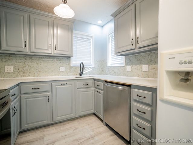 1753 S Pine Avenue, Broken Arrow, OK 74012