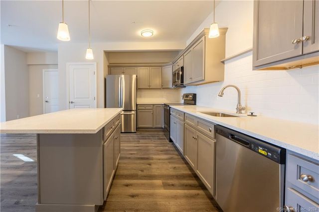 64 East Mitchell Avenue 49, Cheshire, CT 06410