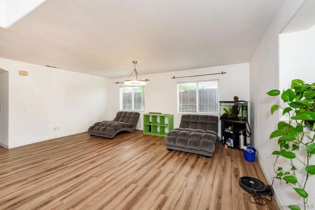 1039 Eliot St, Oceanside, CA 92057