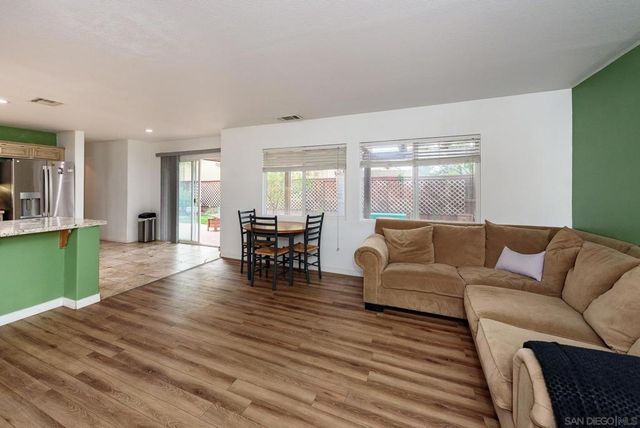 1039 Eliot St, Oceanside, CA 92057