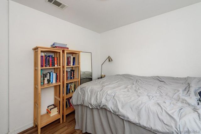 1039 Eliot St, Oceanside, CA 92057