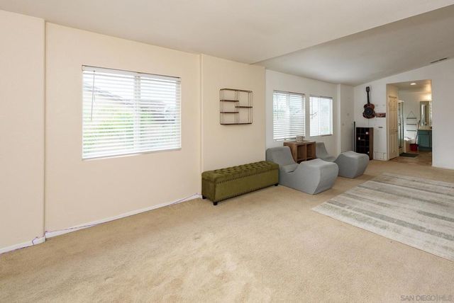 1039 Eliot St, Oceanside, CA 92057