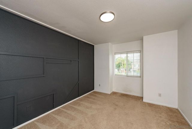 1039 Eliot St, Oceanside, CA 92057