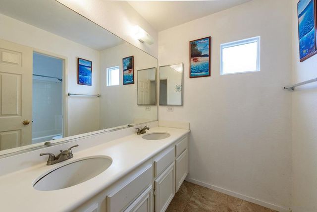 1039 Eliot St, Oceanside, CA 92057