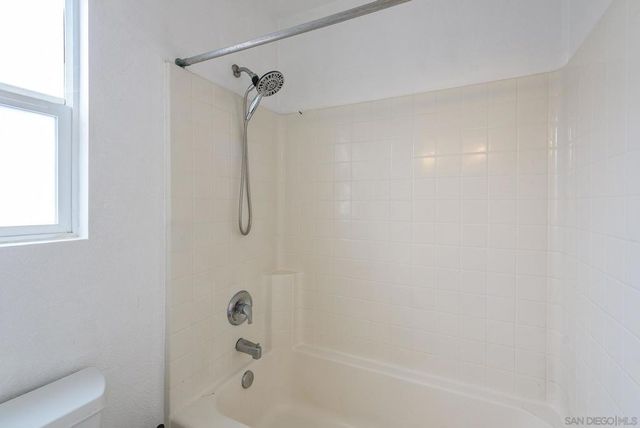 1039 Eliot St, Oceanside, CA 92057