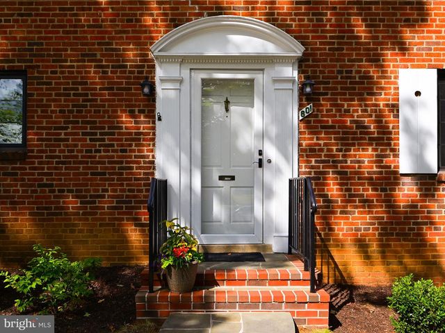 601 N OVERLOOK DR, Alexandria, VA 22305