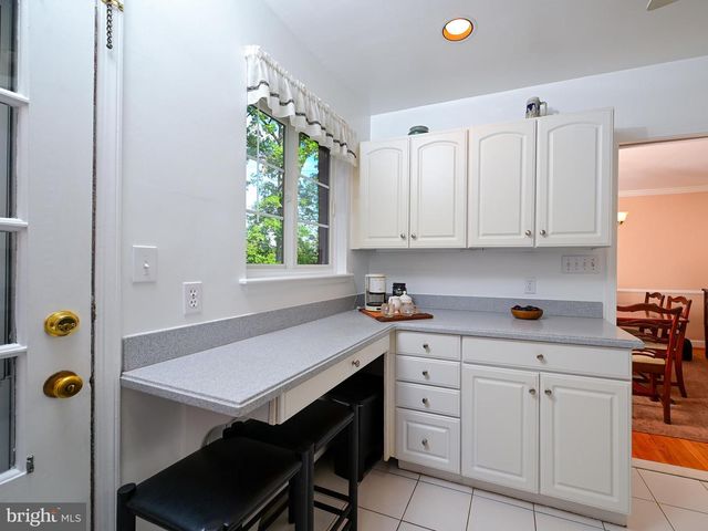 601 N OVERLOOK DR, Alexandria, VA 22305